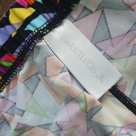 Colorful GeometricLeggings - Picture 4 of 6